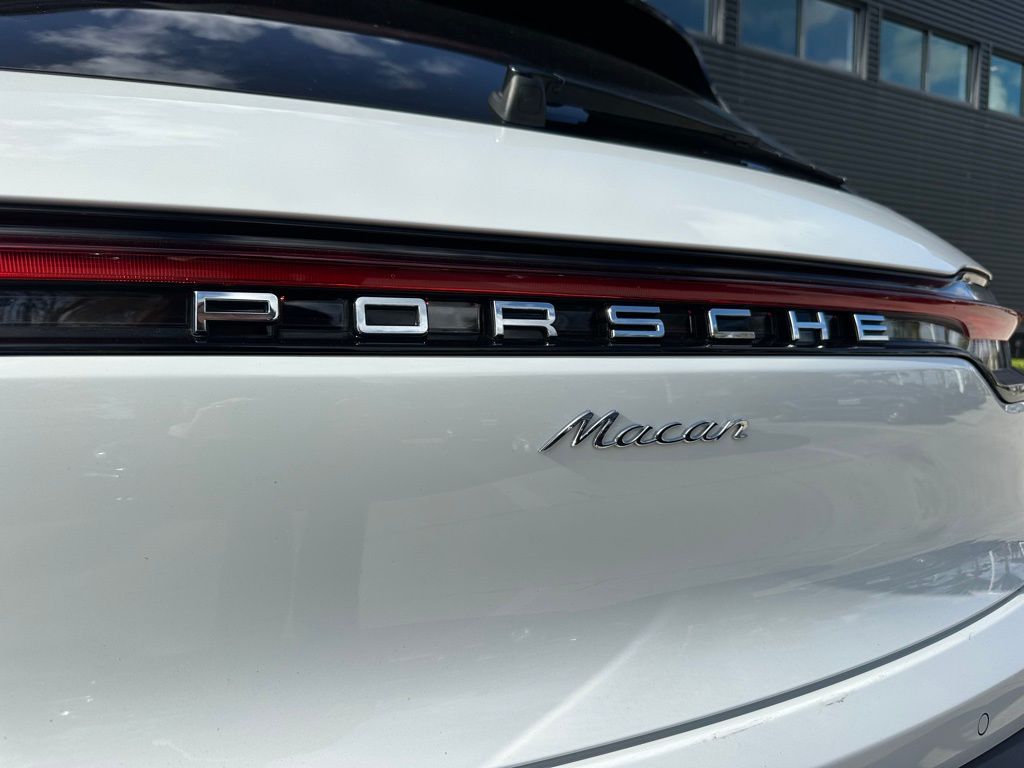 Thumbnail: 2023 Porsche Macan - 14