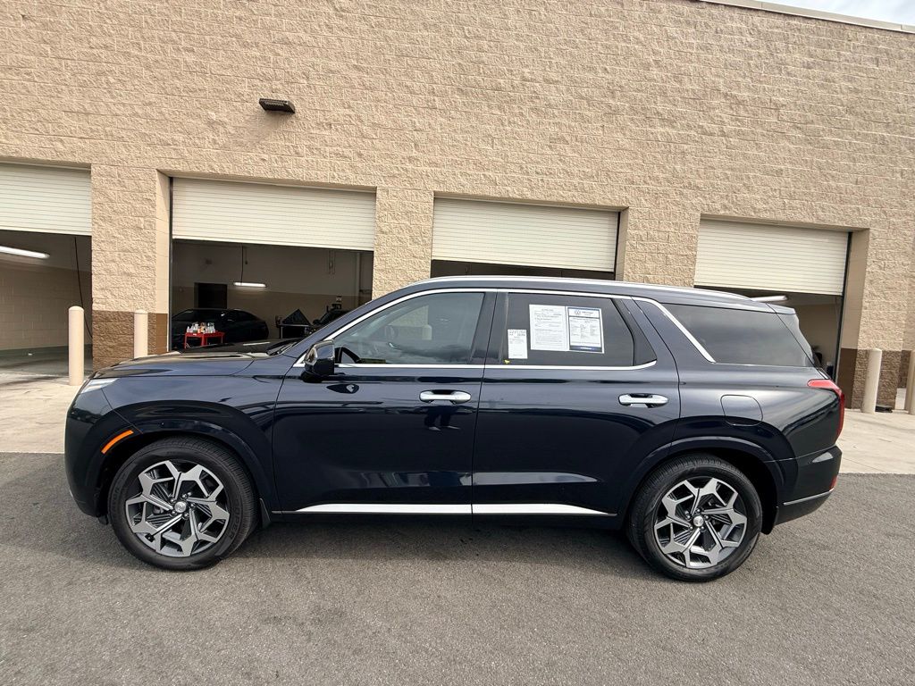 View vehicle photo 3