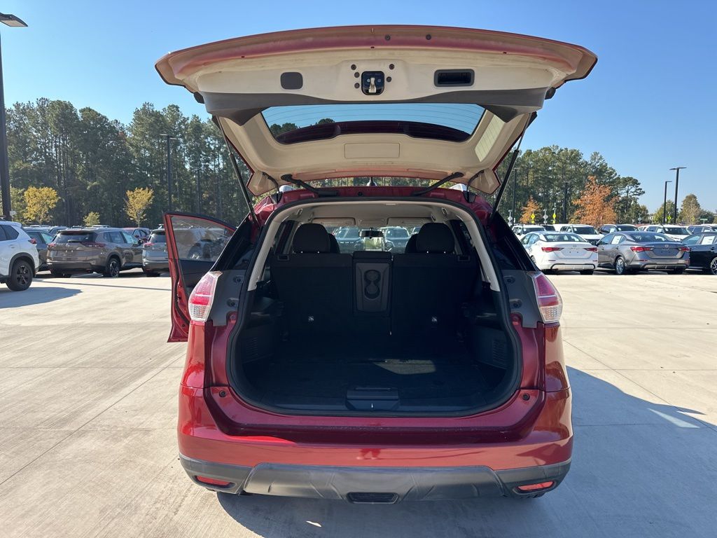 2015 Nissan Rogue SV 21