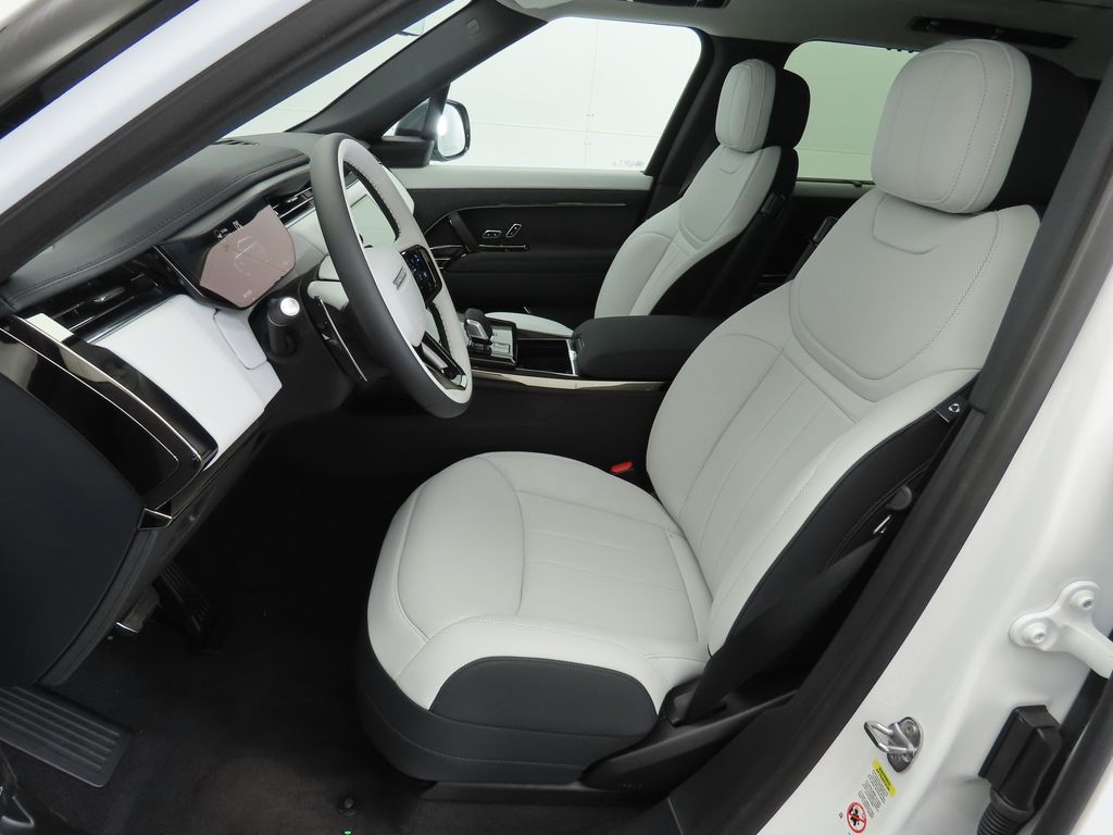 Thumbnail: 2025 Land Rover Range Rover Sport - 19