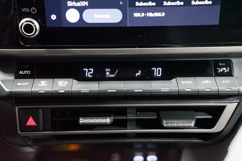 Thumbnail: 2025 Toyota Camry - 21