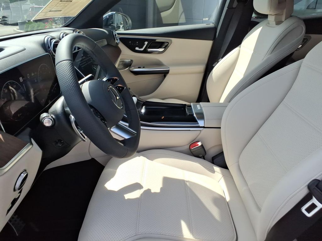 New 2027 Polar White Mercedes-Benz GLC 300 image 14