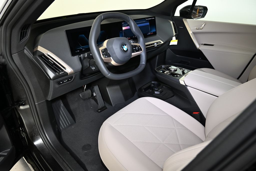 Thumbnail: 2026 BMW iX - 15