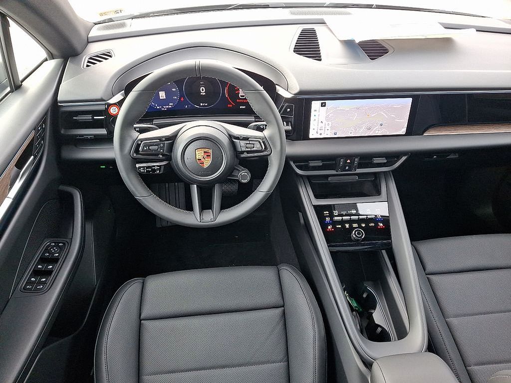 Thumbnail: 2025 Porsche Macan - 11