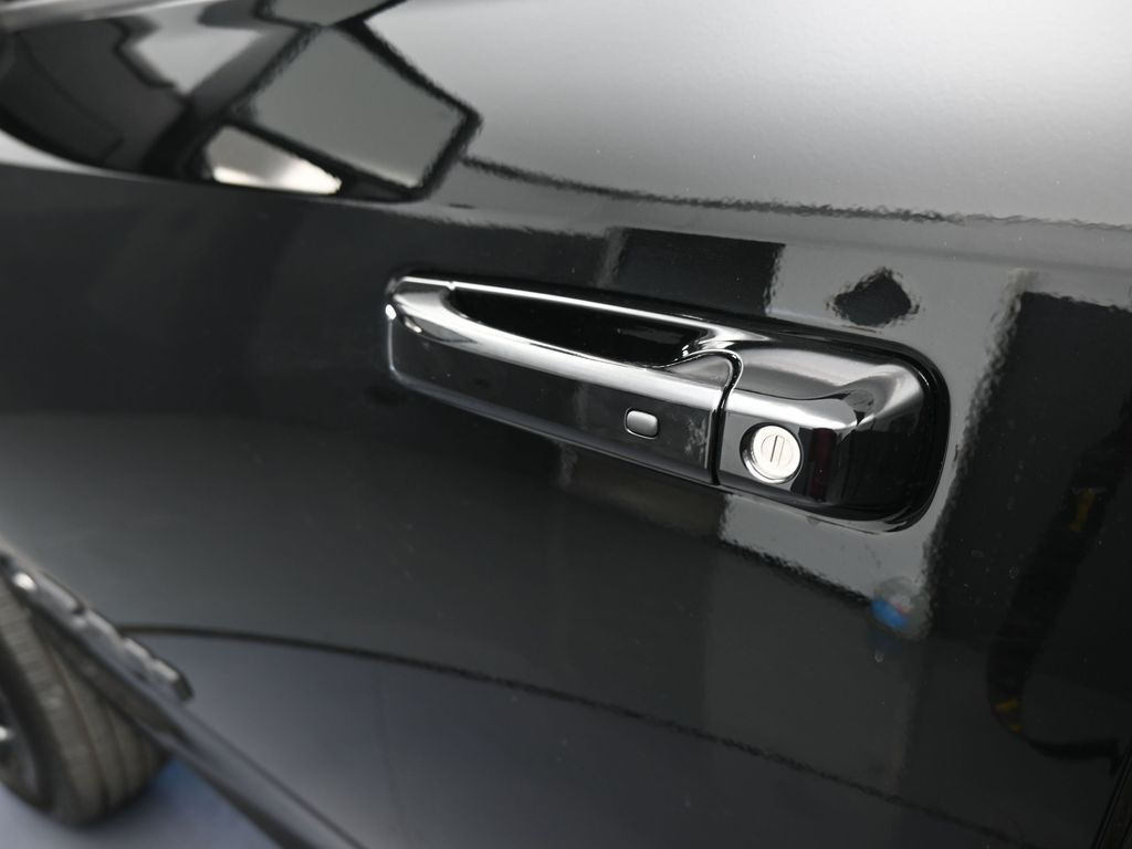 New 2026 Diamond Black Crystal Pearlcoat Ram Laramie image 37