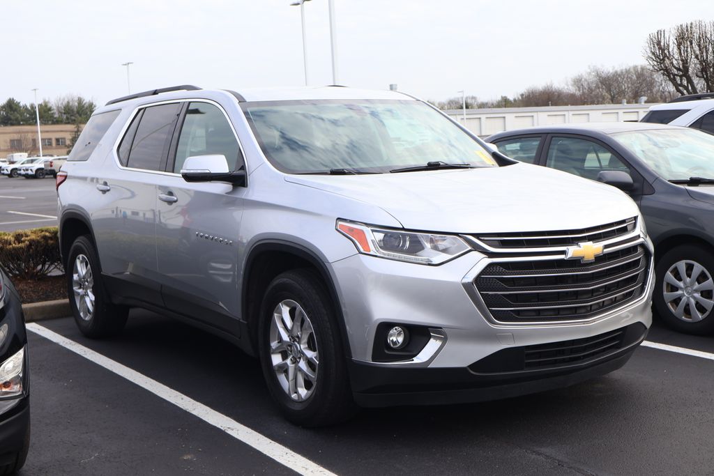 Thumbnail: 2019 Chevrolet Traverse - 3