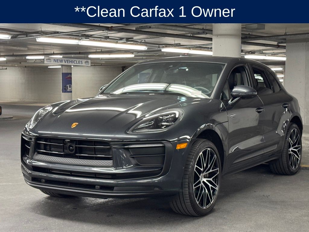 2022 Porsche Macan Base 3