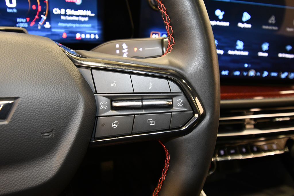 Used 2024 Chevrolet Traverse SUV