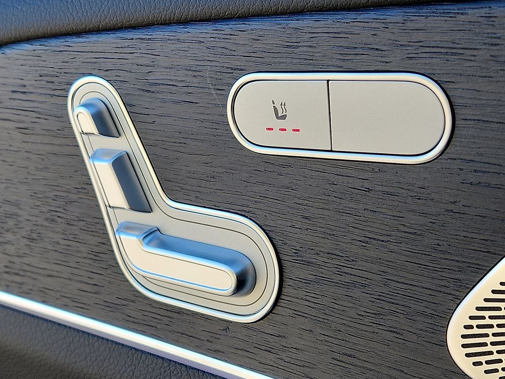 Thumbnail: 2026 Mercedes-Benz GLS - 9