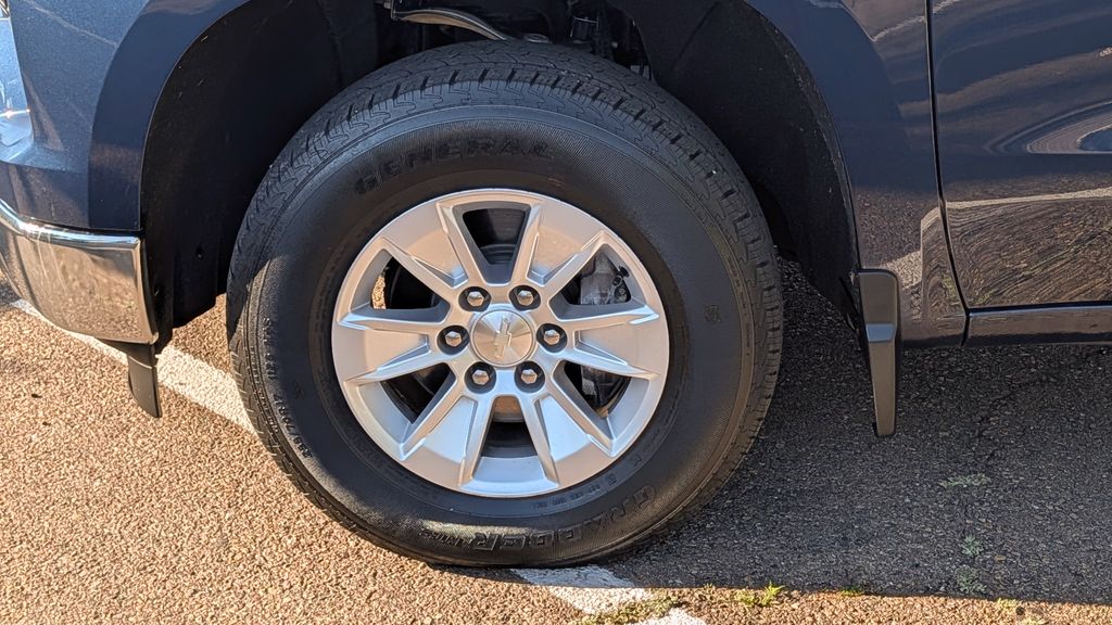 Used 2022 Chevrolet Silverado 1500 LT 4D Crew Cab