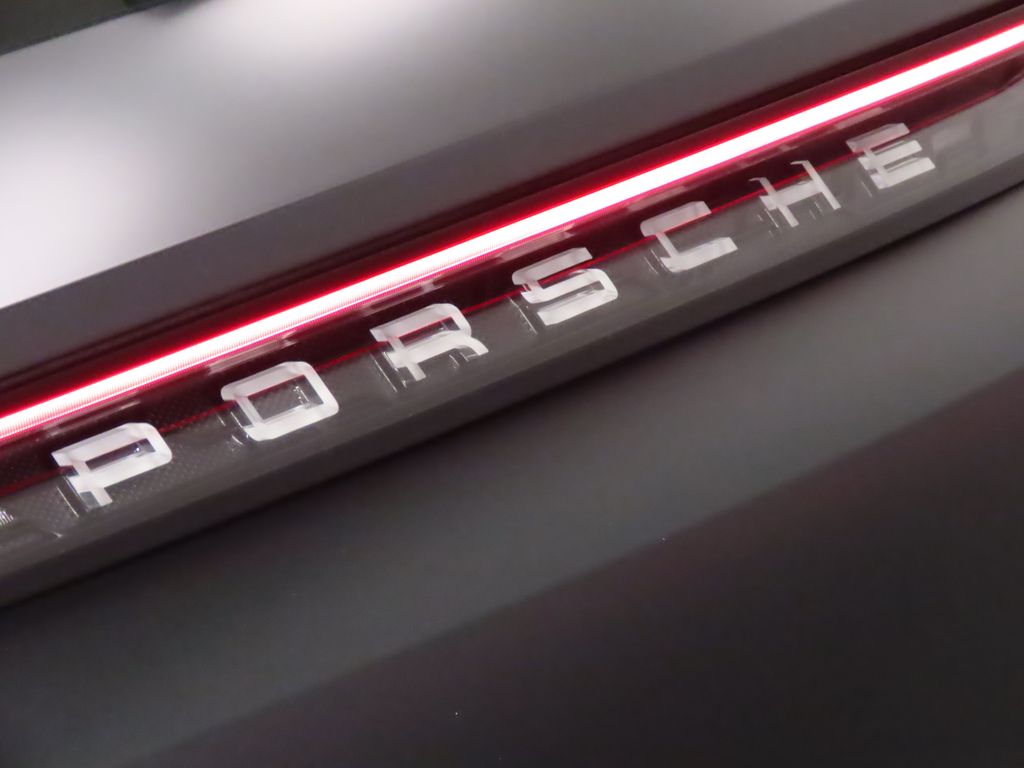 Thumbnail: 2022 Porsche Taycan - 12