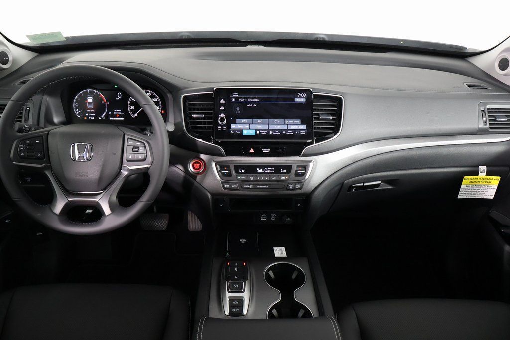 View vehicle photo 4