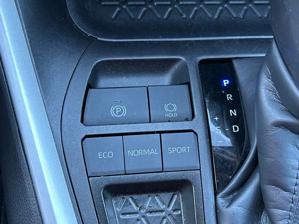 Thumbnail: 2025 Toyota RAV4 - 26