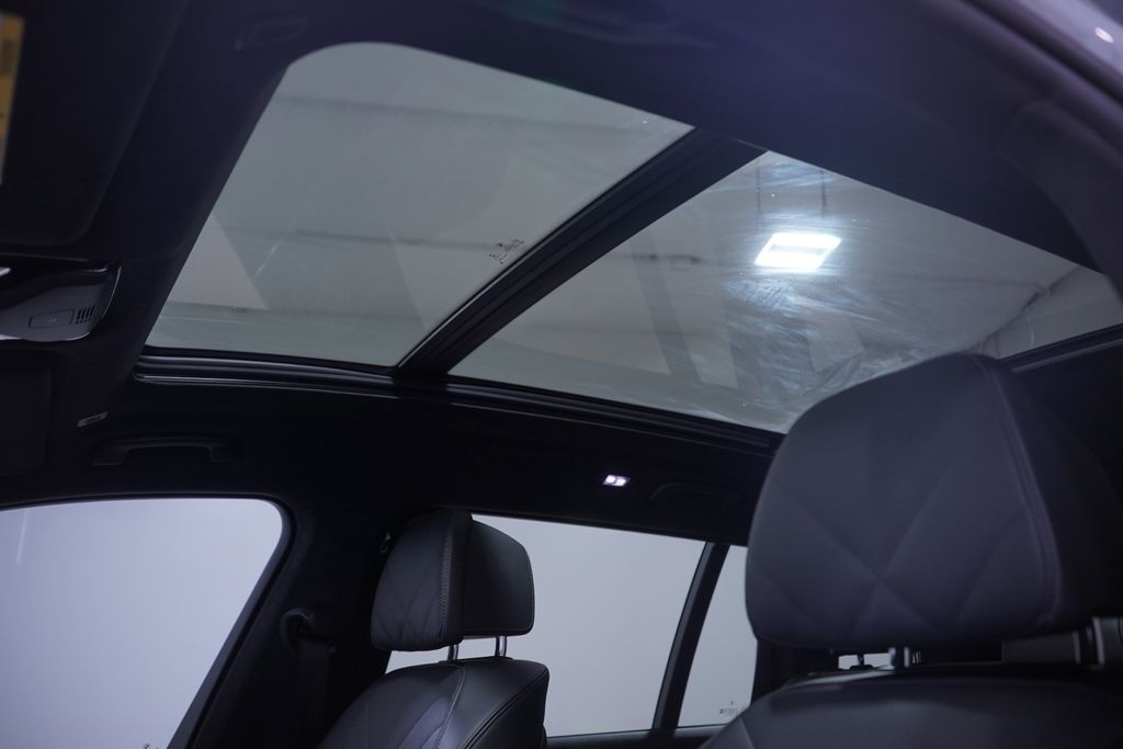 Thumbnail: 2023 BMW X7 - 8