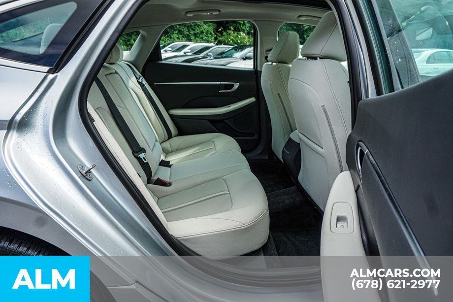 Used 2024 Silver Hyundai SEL image 22