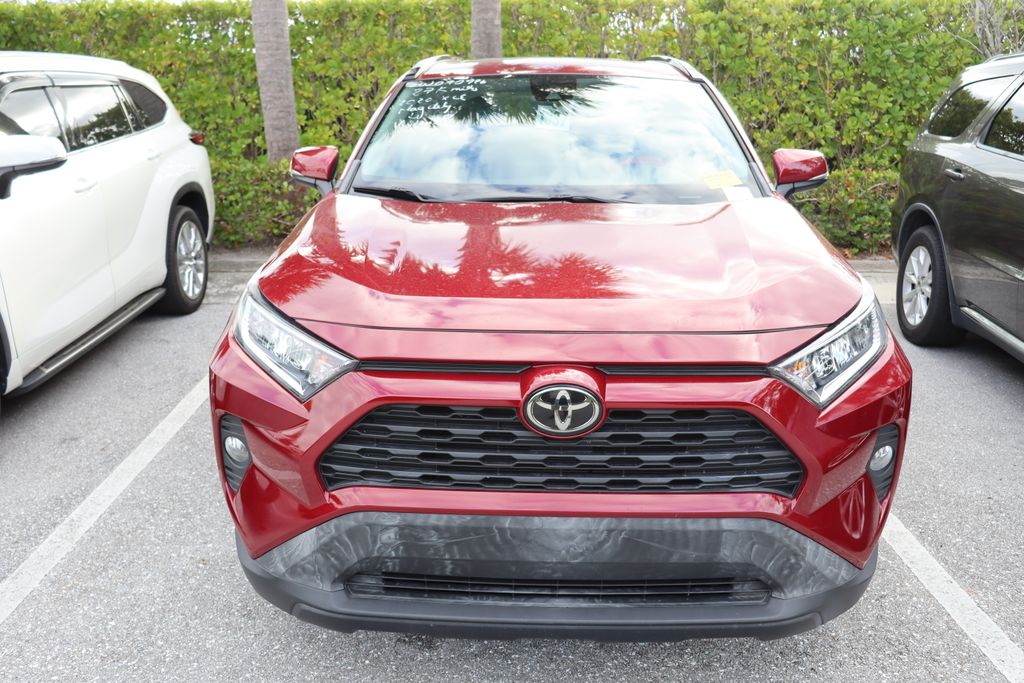 2020 Toyota RAV4 XLE 5