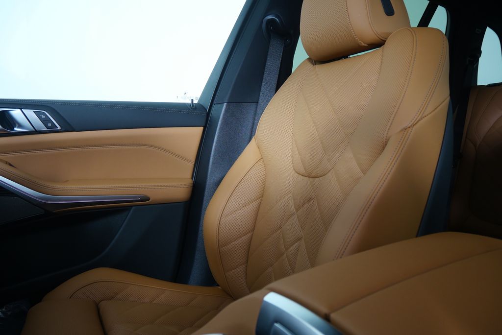 Thumbnail: 2026 BMW X5 - 21