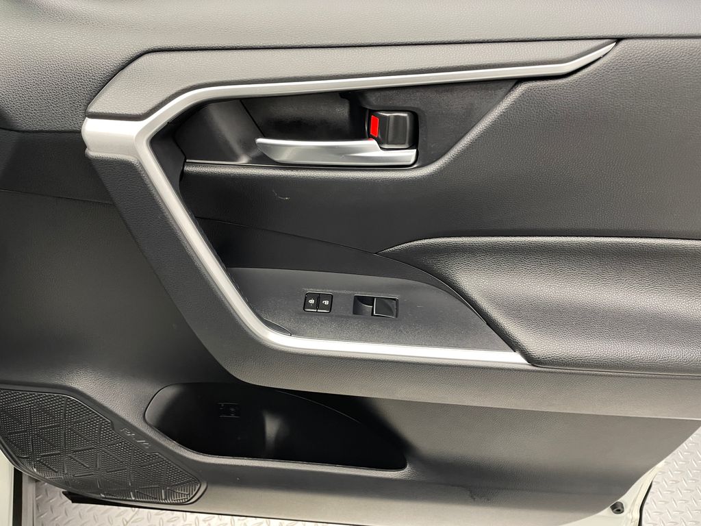 2021 Toyota RAV4 XLE Premium 15