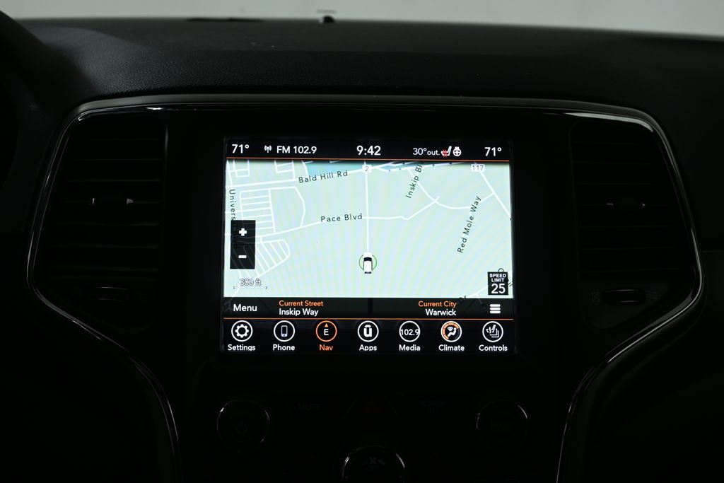 Thumbnail: 2018 Jeep Grand Cherokee - 20