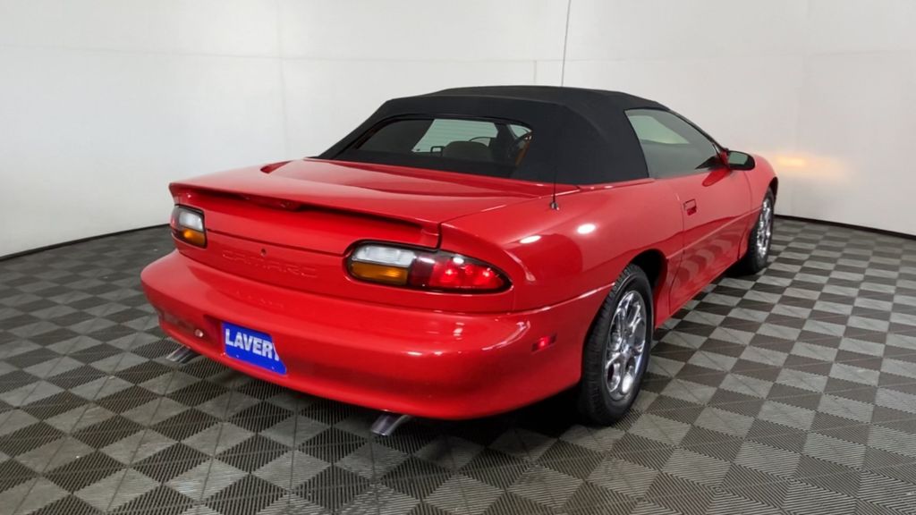 2000 Chevrolet Camaro Base 8