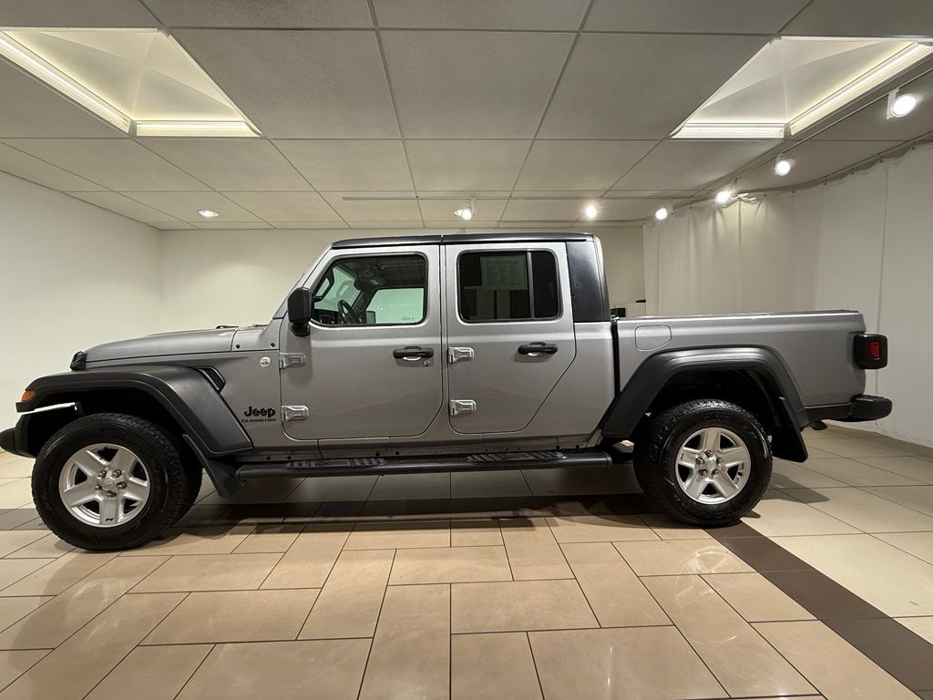Thumbnail: 2020 Jeep Gladiator - 2