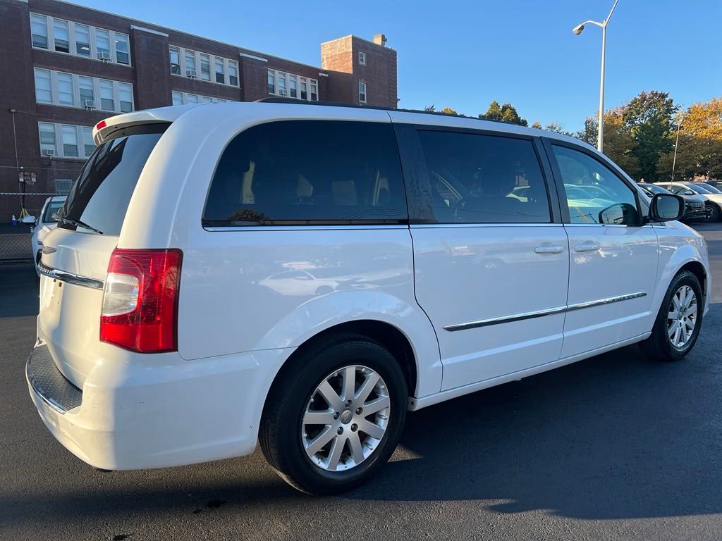 2016 Chrysler Town & Country Touring 5