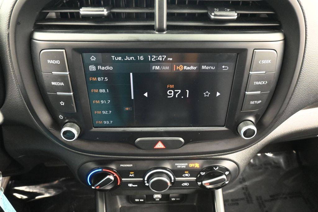 Used 2024 Snow White Pearl Kia LX image 21