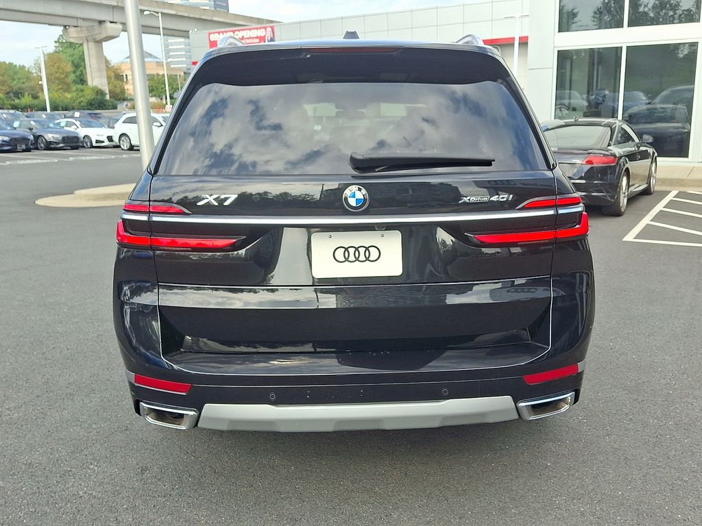 Thumbnail: 2023 BMW X7 - 5