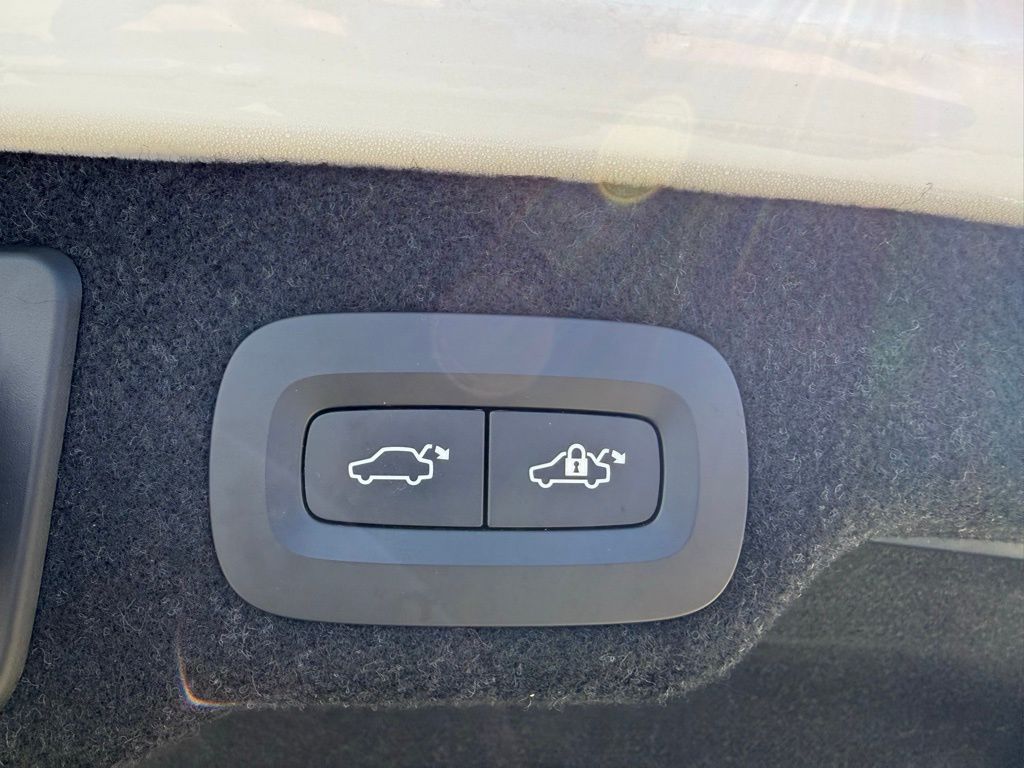 Thumbnail: 2020 Volvo S90 - 30