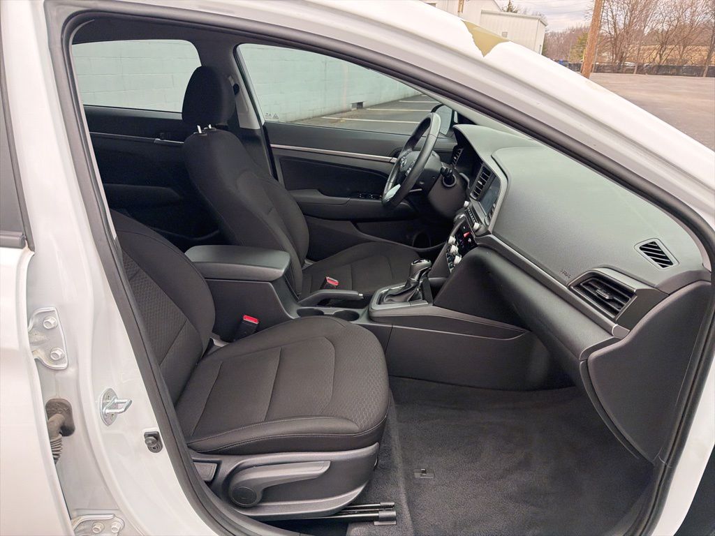 Thumbnail: 2019 Hyundai Elantra - 24