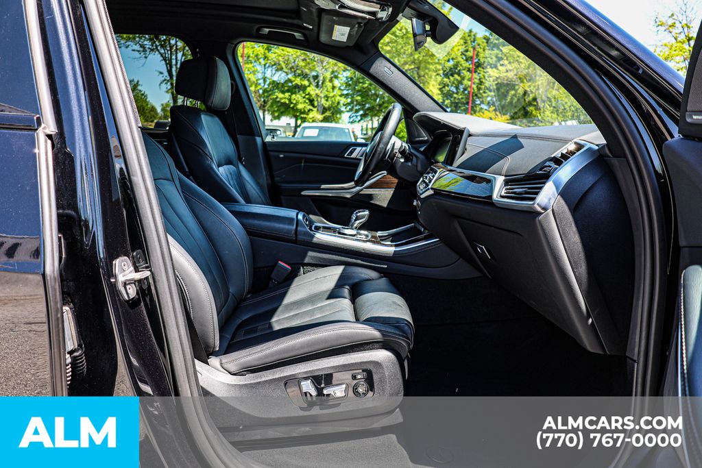 Used 2020 Black BMW M50i image 21