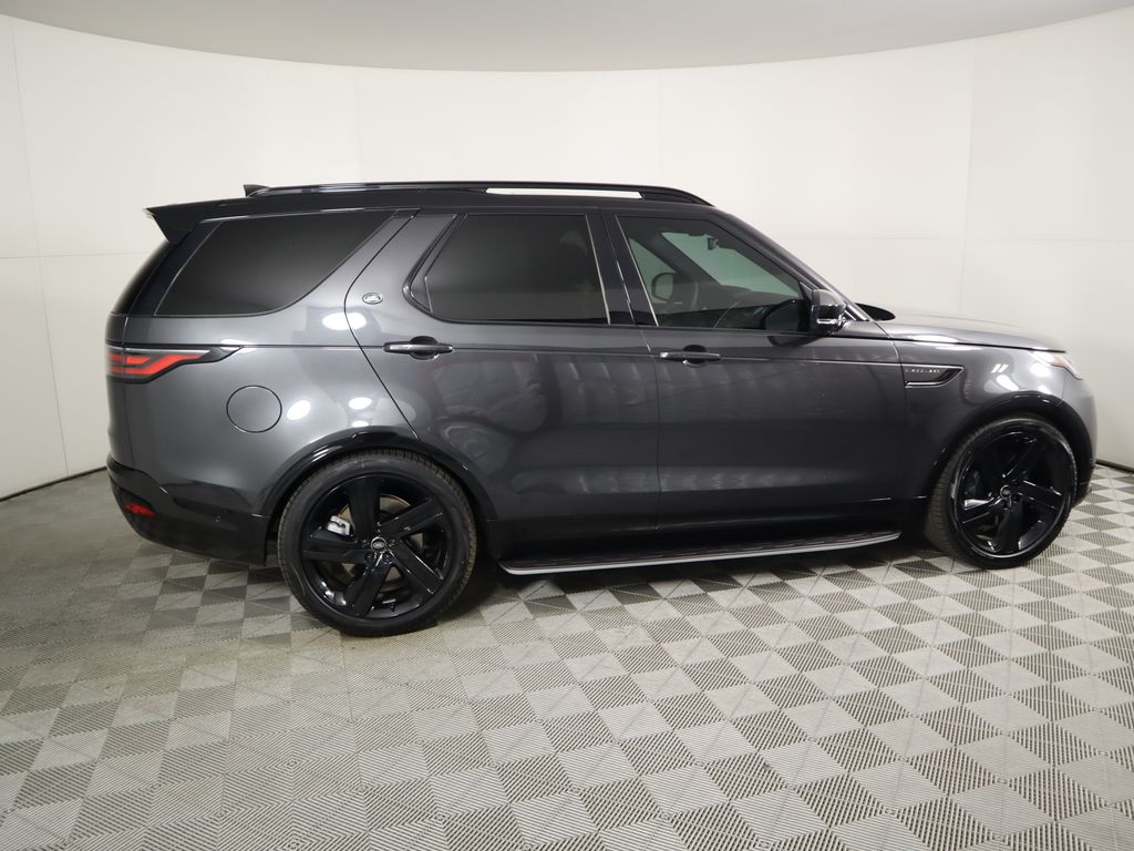 2025 Land Rover Discovery Dynamic SE 4