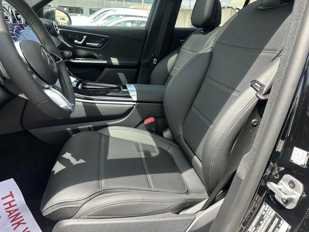 2025 Mercedes-Benz GLC 300 18
