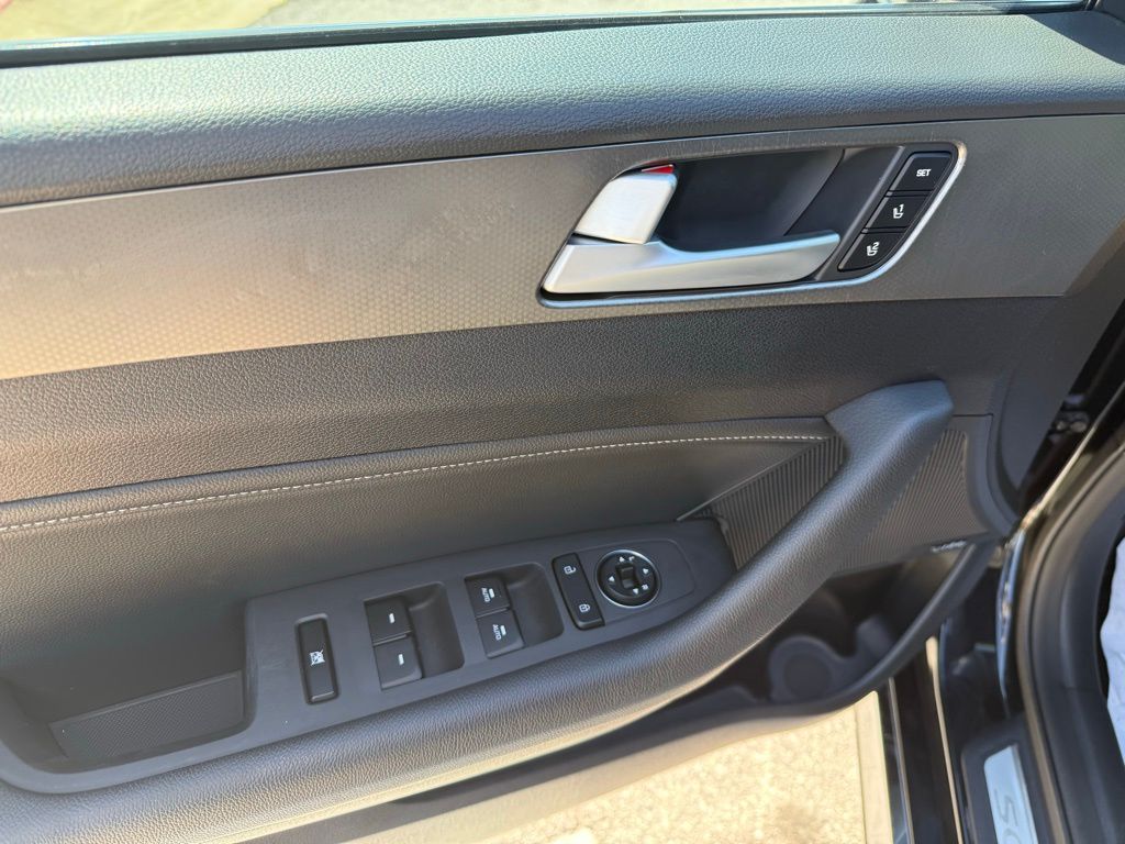 Thumbnail: 2015 Hyundai Sonata - 11