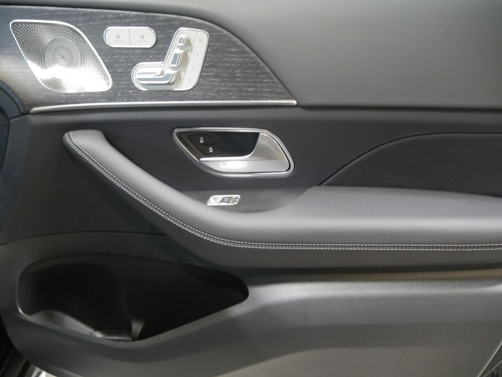 Thumbnail: 2026 Mercedes-Benz GLE - 28