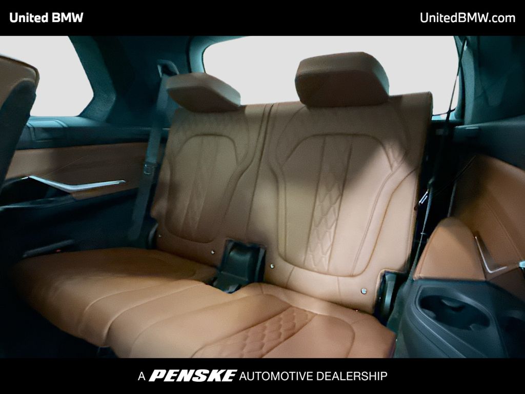 Thumbnail: 2027 BMW X7 - 14