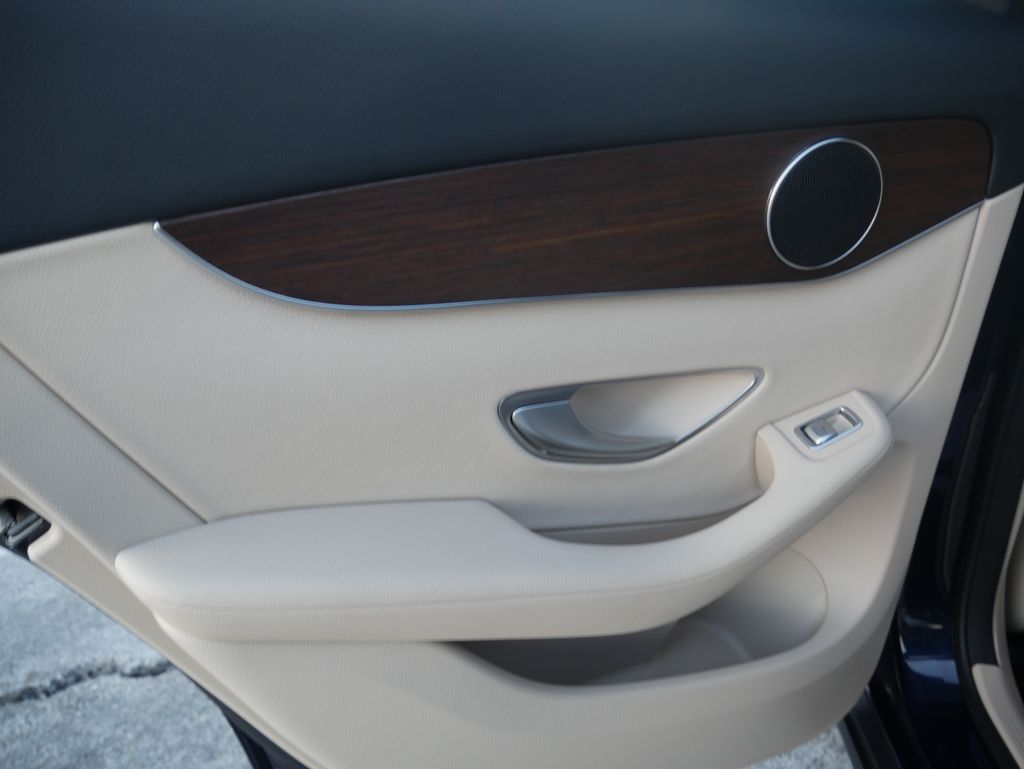 Thumbnail: 2023 Mercedes-Benz GLC - 20