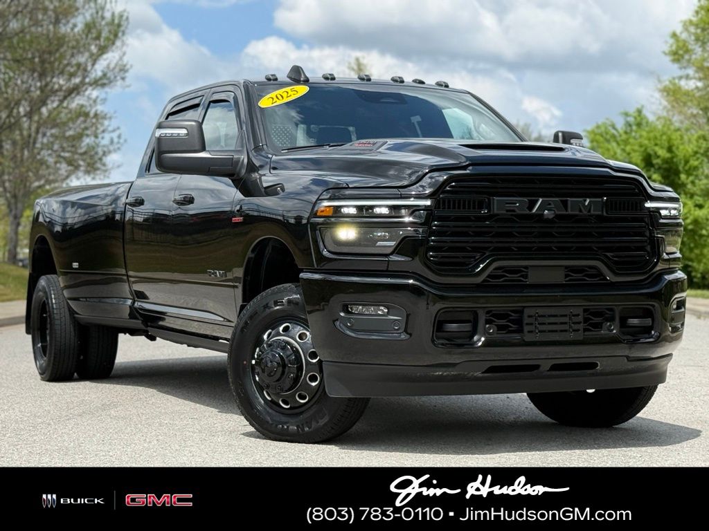 Diamond Black Crystal Pearlcoat 2025 RAM 3500 Laramie Crew Cab LB DRW 4WD Pickup Truck Four-Wheel Drive 8-Speed Automatic