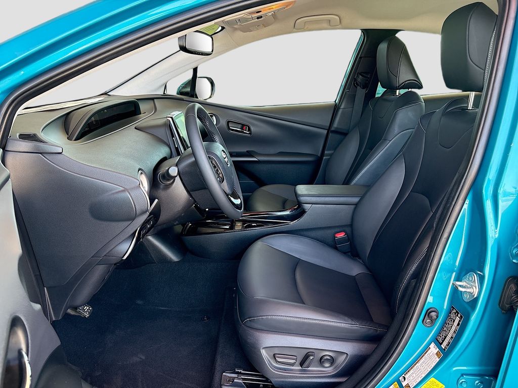 Thumbnail: 2021 Toyota Prius Prime - 18