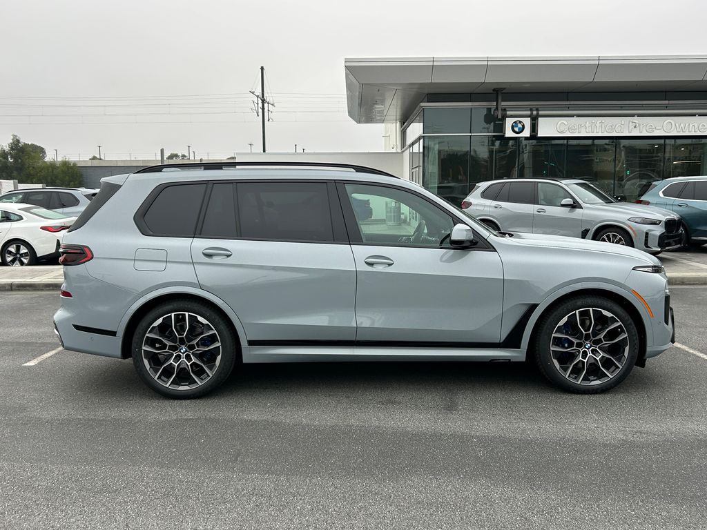 Thumbnail: 2026 BMW X7 - 6