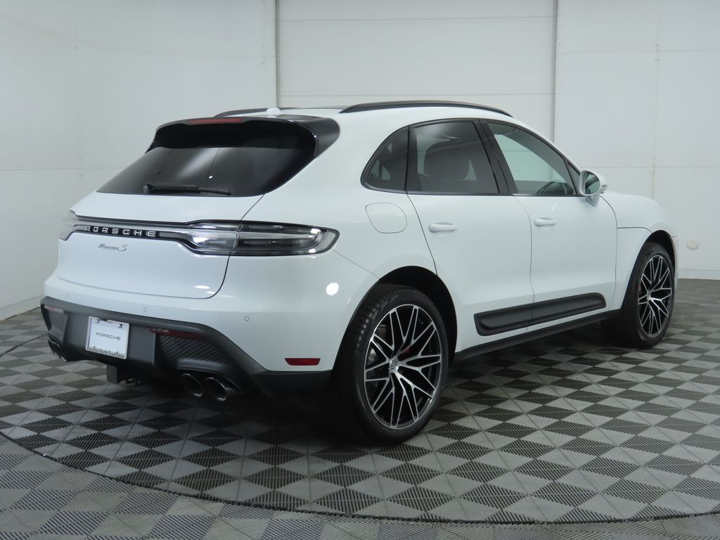 Thumbnail: 2025 Porsche Macan - 7
