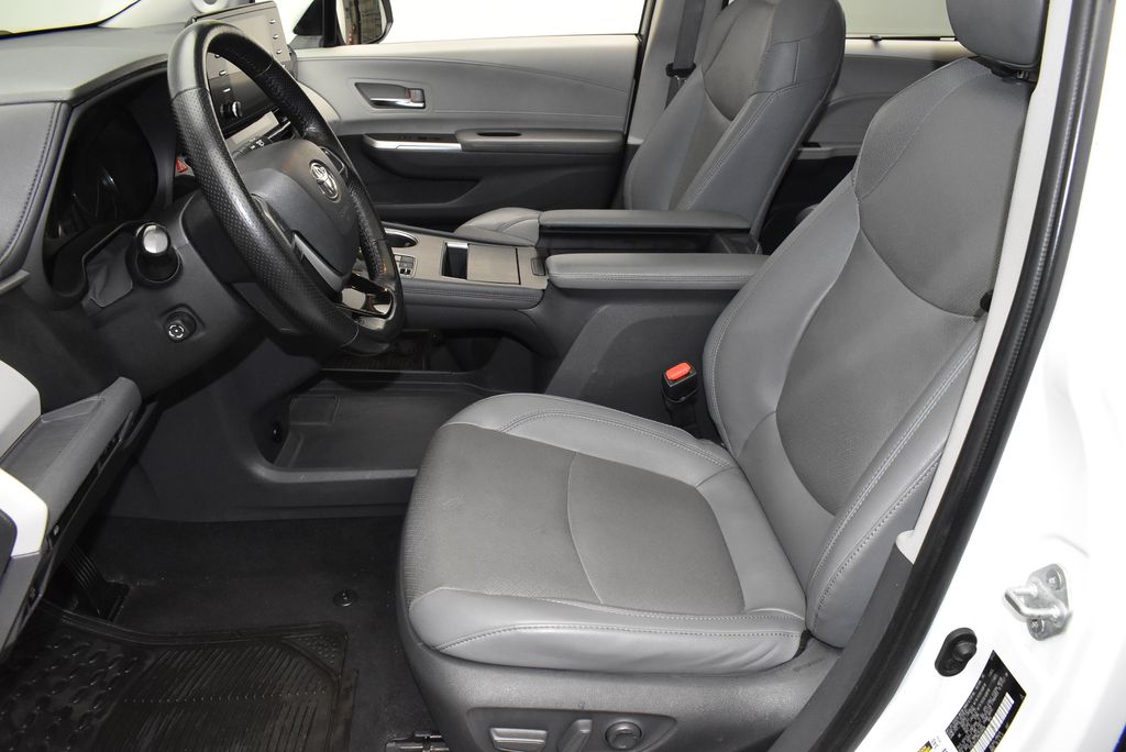 Thumbnail: 2021 Toyota Sienna - 6