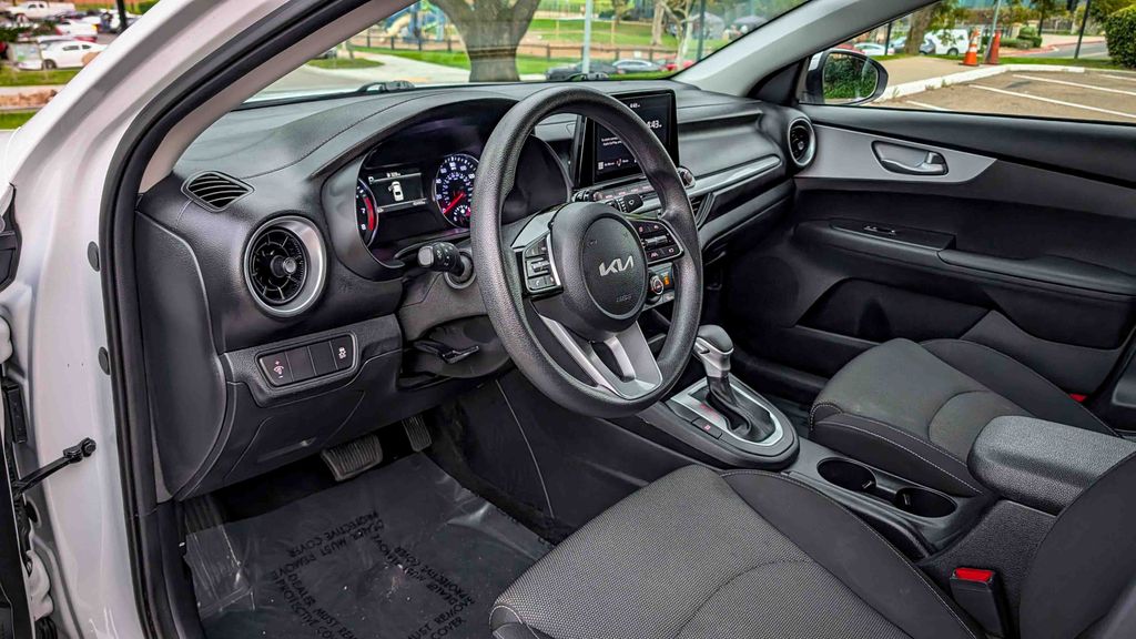 Used 2024 Kia Forte LXS 4D Sedan