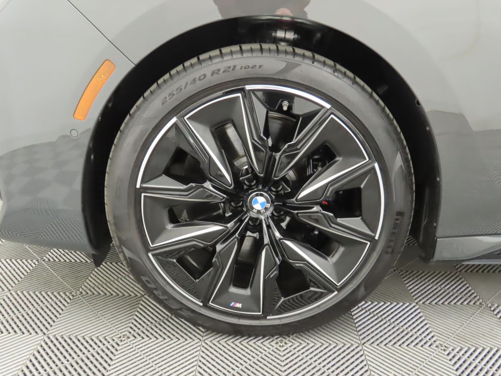 Thumbnail: 2026 BMW 7 Series - 29