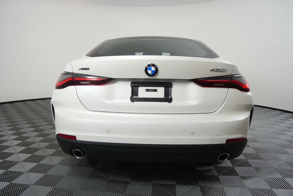 Thumbnail: 2025 BMW 4 Series - 4