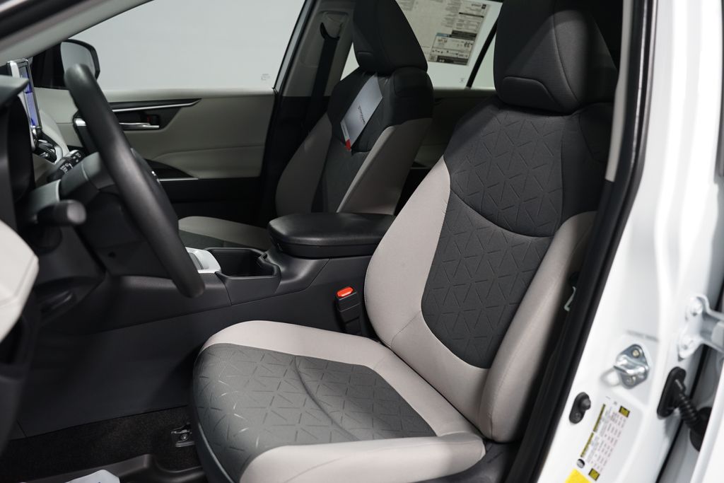 Thumbnail: 2025 Toyota RAV4 - 27