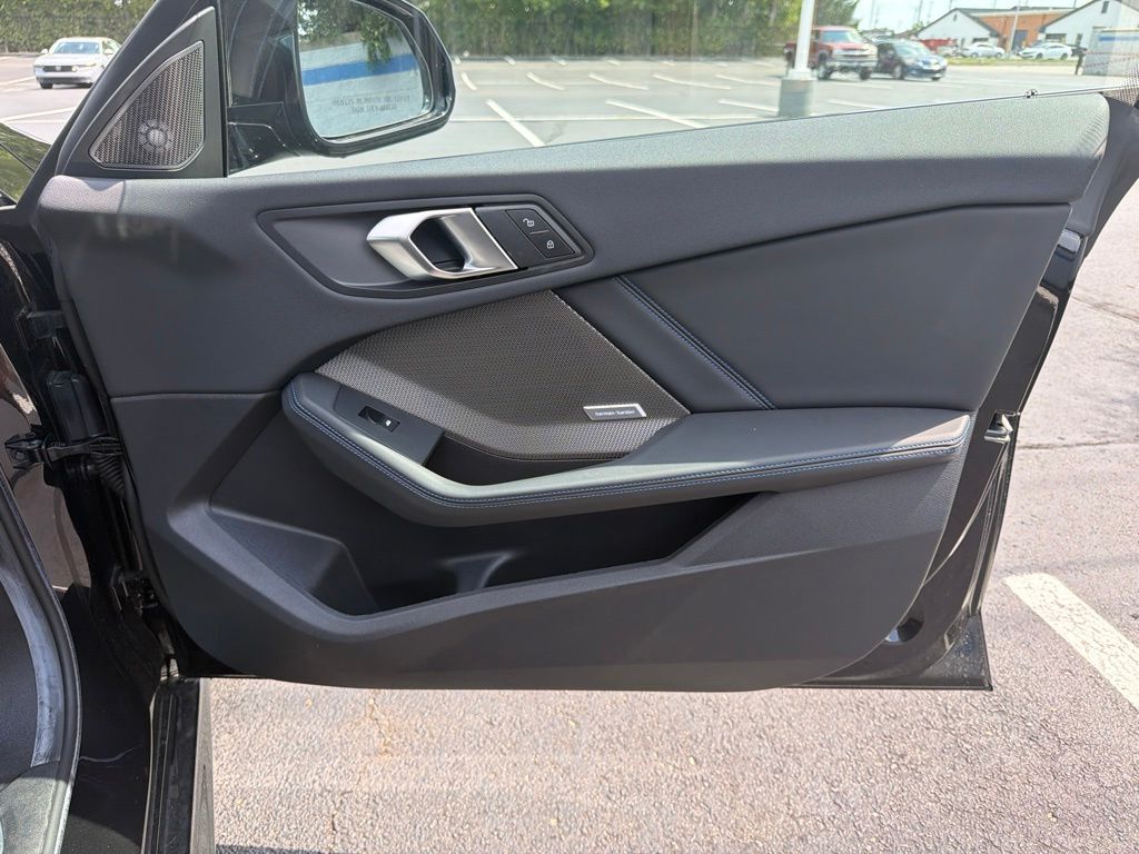 Thumbnail: 2025 BMW 2 Series - 25