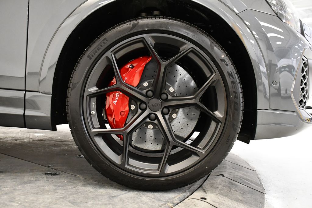 Thumbnail: 2026 Audi RS Q8 - 15