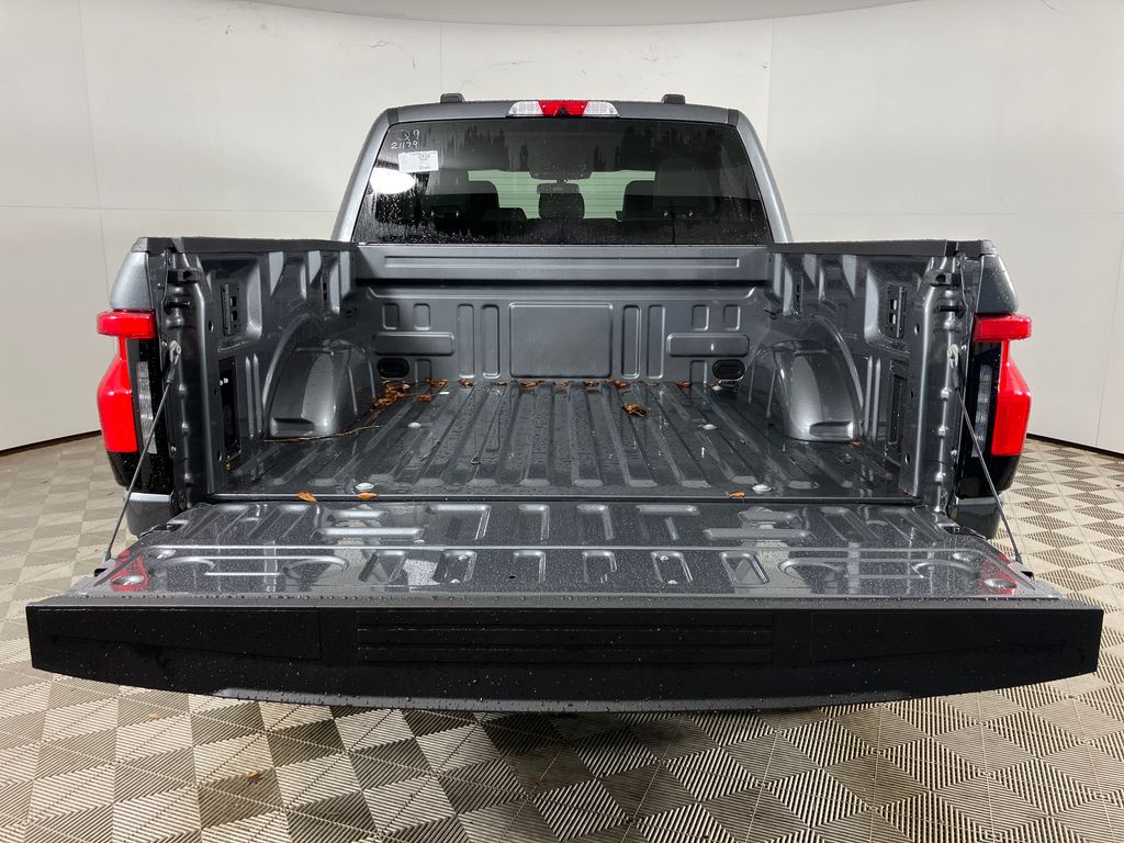 2025 Ford F-150 Lightning photo 22