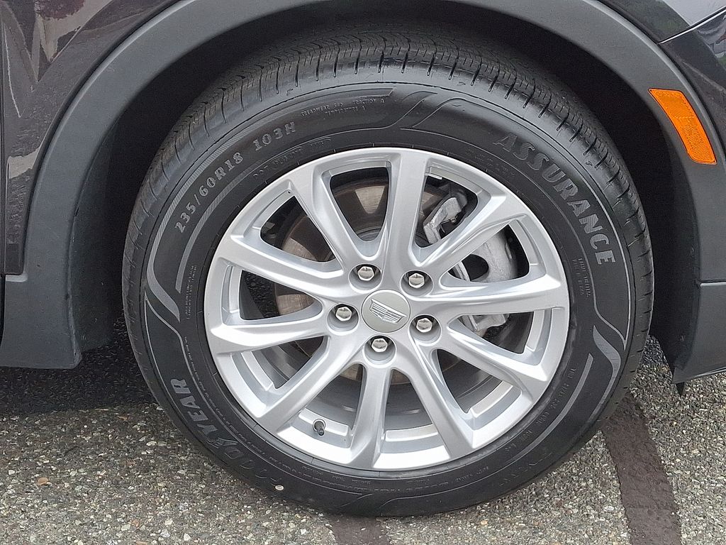 Thumbnail: 2022 Cadillac XT4 - 8